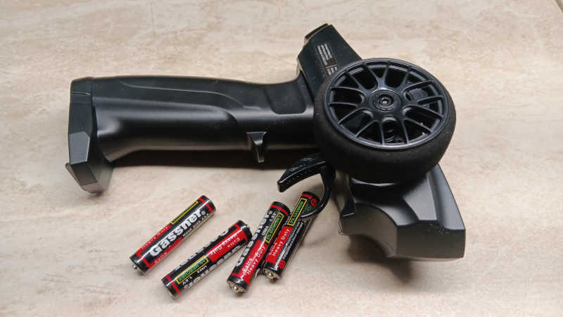 3 Channel 2.4Ghz Surface Transmitter HRZ00001 batteries that come stock with your Losi Mini T 2.0 1